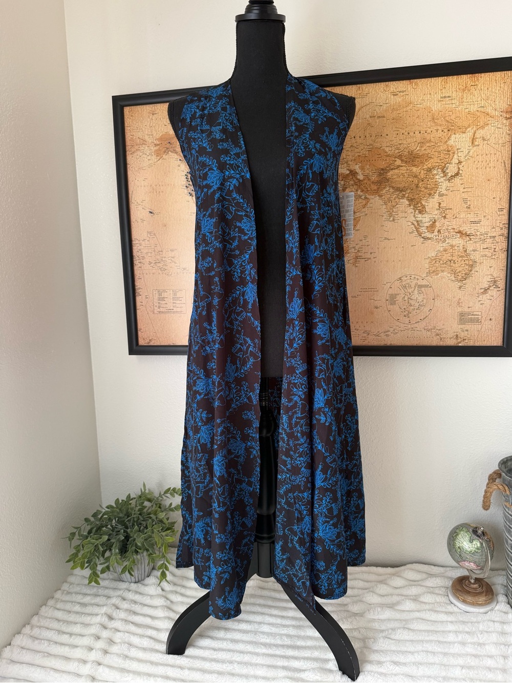 Lularoe Joy lightweight vest size XS
